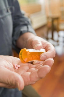 Таблетки на ладони